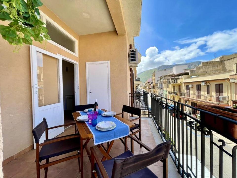Apartment In The Center Terrasini Exterior photo